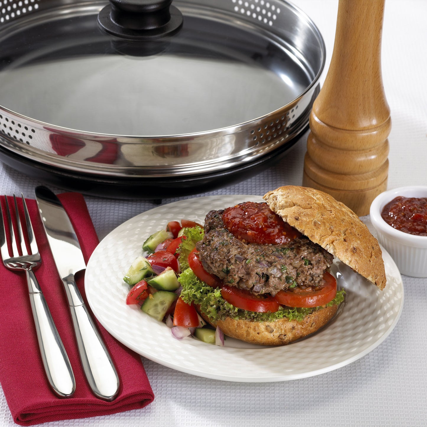 Tasty Beef Burger with the Crisper and Lid