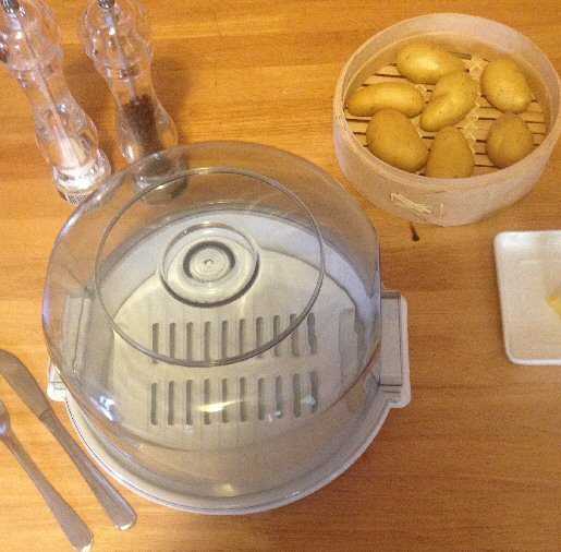 Steaming potatoes